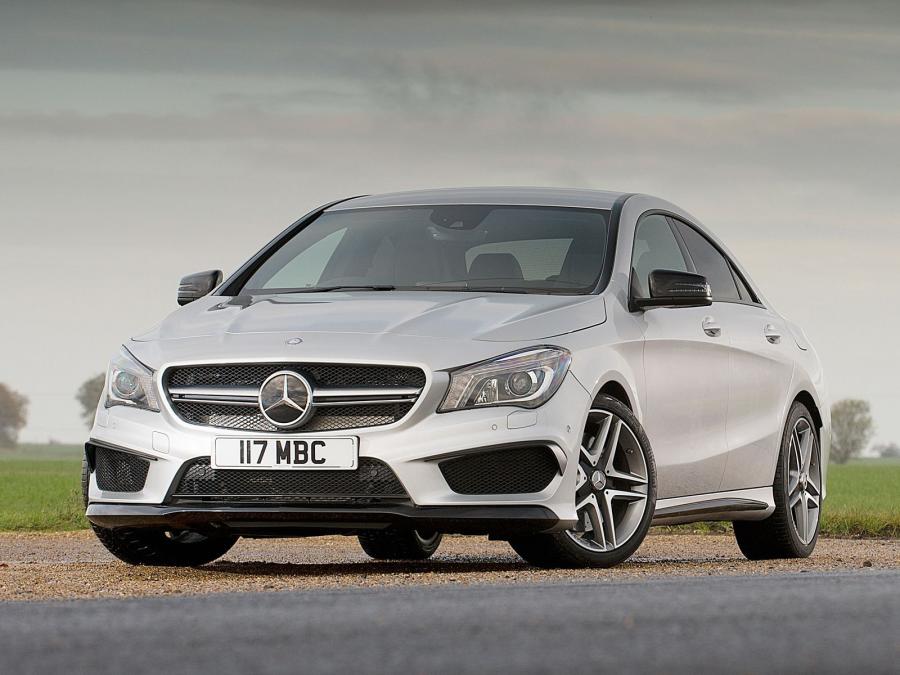  Mercedes-Benz CLA45 AMG 2013 года  (UK) (фото 10 из 30)